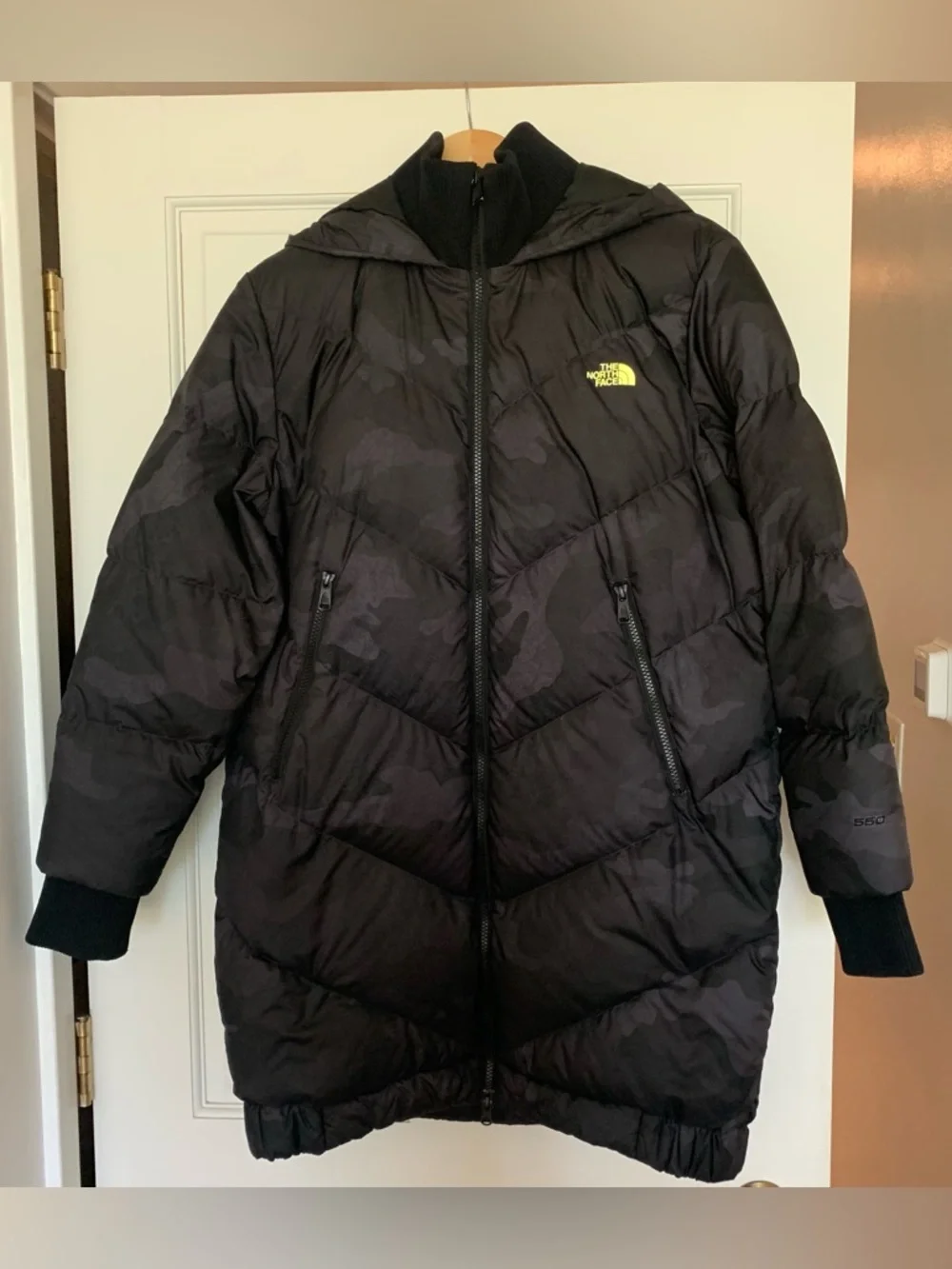 The North Face Albroz 550
Fill Power Down Parka in black camo print - Picture 4 of 5